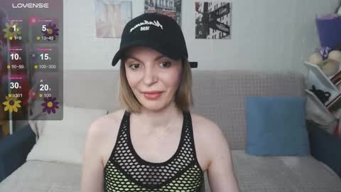 kiramartins cat online show from November 7, 6:57 pm