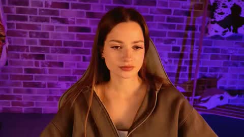 kiravair online show from November 21, 1:35 pm