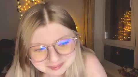 KiraYume online show from July 12, 9:48 pm