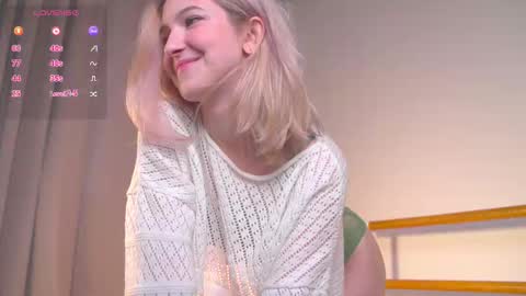 Snapshot of kisskiss_muah chatting on September 27, 2:24 pm Kate  online show from September 27, 2:24 pm