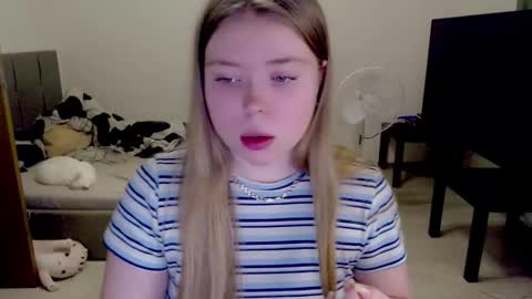 Jennyblonde and Emmabrunette online show from November 22, 3:48 pm