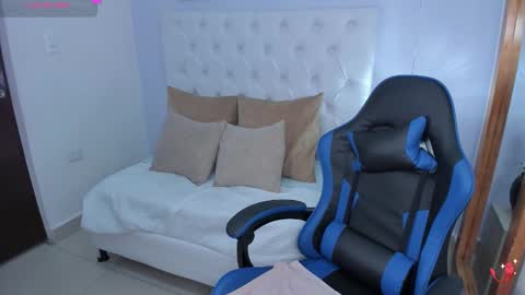 Kitty Kayo online show from February 18, 4:00 am