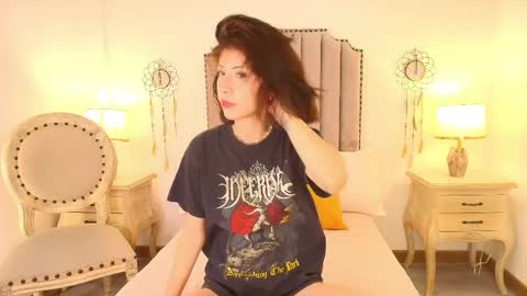 kitty iris  online show from April 17, 11:34 am