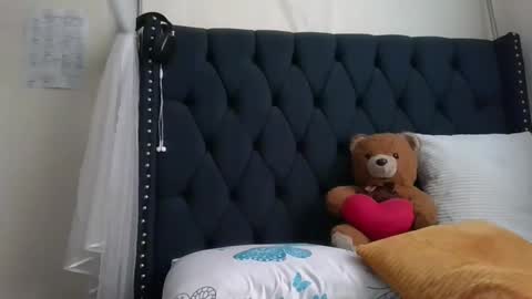 kitty_kerry online show from March 6, 11:05 am