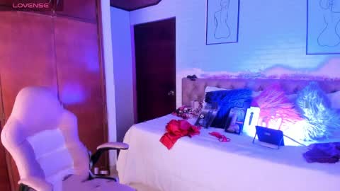 Kitty online show from April 8, 9:28 pm