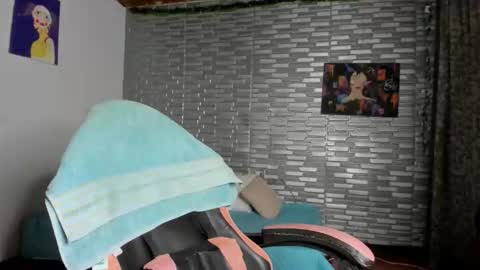 violet online show from April 1, 2:34 am