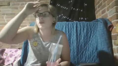 Snapshot of kitty_vonkush_ chatting on October 6, 2:06 am GoddessKittyFinDom online show from October 6, 2:06 am