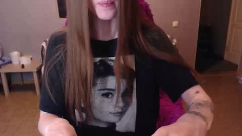 KittyloveMoon online show from April 8, 8:00 pm