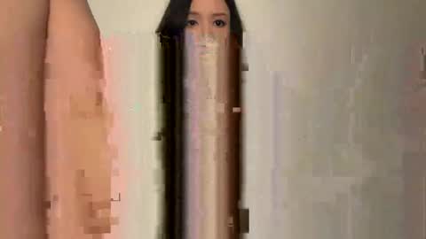 mia online show from April 5, 5:06 am