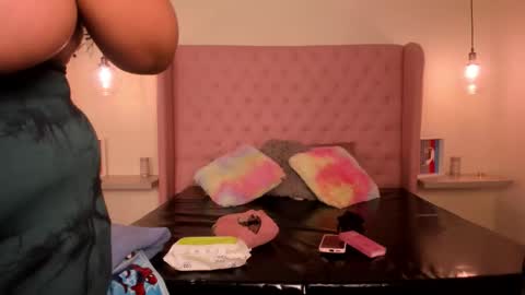 Kitty Hill online show from November 17, 3:51 am