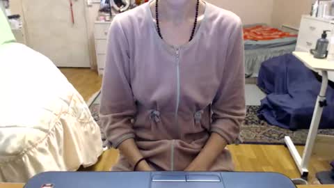 KiuminBerry online show from November 11, 11:40 am