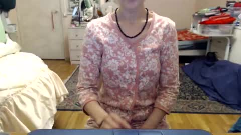 KiuminBerry online show from October 20, 10:40 am