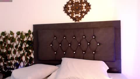 kloehstar online show from December 13, 1:04 am