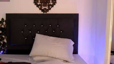 kloehstar online show from December 11, 6:47 am