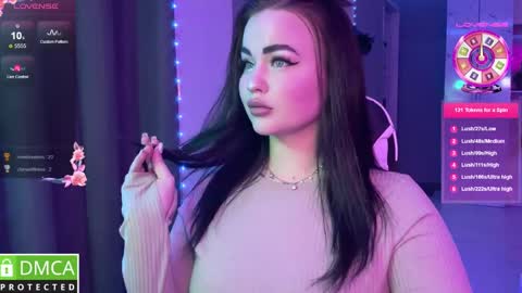 Mia online show from February 28, 8:50 pm