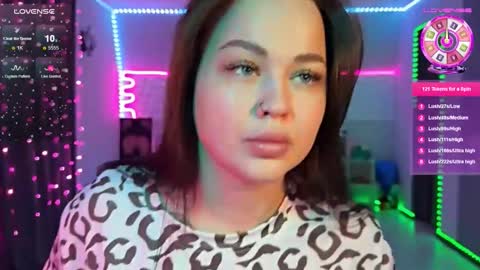 Mia online show from February 8, 11:07 pm