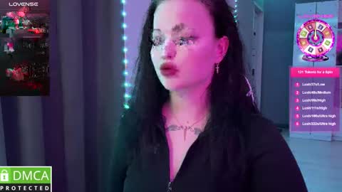 Mia online show from February 11, 9:14 pm