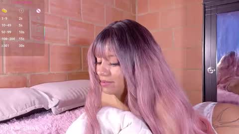 Snapshot of komatsu_ chatting on October 18, 7:37 pm  Komatsu Lilith online show from October 18, 7:37 pm