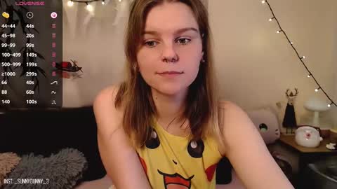 Snapshot of komorebbi chatting on December 23, 10:12 pm Marta online show from December 23, 10:12 pm