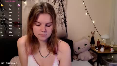 Snapshot of komorebbi chatting on January 25, 11:22 pm Marta online show from January 25, 11:22 pm