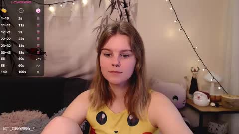 Snapshot of komorebbi chatting on December 18, 9:29 pm Marta online show from December 18, 9:29 pm