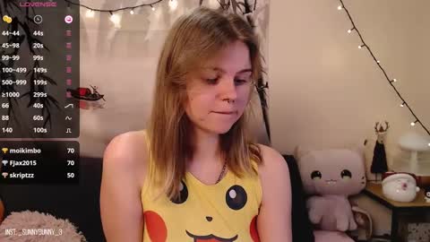 Snapshot of komorebbi chatting on December 27, 6:57 am Marta online show from December 27, 6:57 am