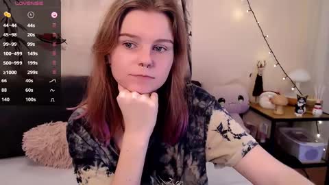 Snapshot of komorebbi chatting on January 11, 10:18 pm Marta online show from January 11, 10:18 pm