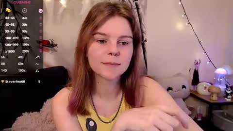 Snapshot of komorebbi chatting on January 12, 9:40 pm Marta online show from January 12, 9:40 pm