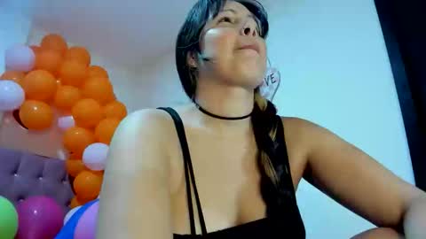 konie Diaz online show from May 16, 2:25 am