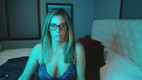 KoraLynn777 online show from November 28, 5:32 am