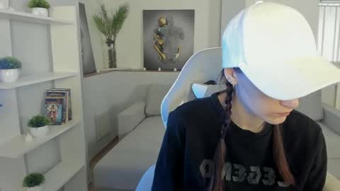 krisdoeill online show from April 19, 2:22 am