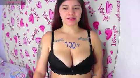 Snapshot of krissone_1 chatting on September 13, 10:51 pm krissone online show from September 13, 10:51 pm