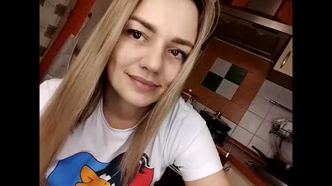 Snapshot of krisssexi chatting on March 5, 9:17 pm KrissSexi online show from March 5, 9:17 pm