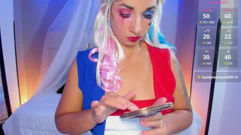 Kristen online show from November 18, 5:03 pm