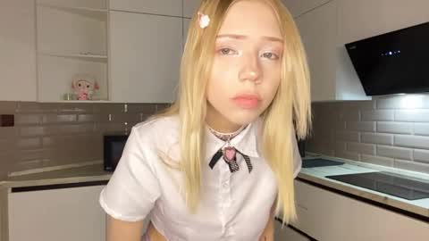 Alisa online show from April 25, 6:05 pm