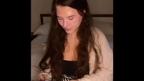 kristiekitty online show from April 29, 3:21 am