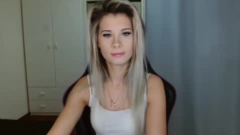 KristineAmore online show from December 21, 8:07 am