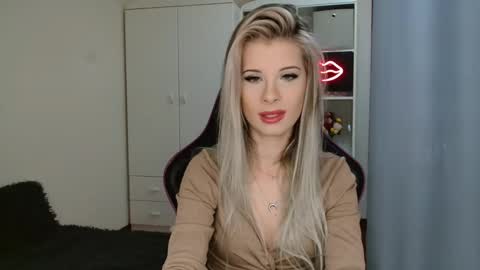 KristineAmore online show from October 15, 7:22 am