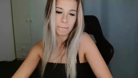 KristineAmore online show from December 5, 5:14 pm