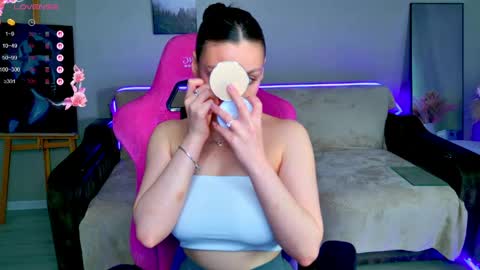 kristy_dolly online show from April 19, 5:07 am