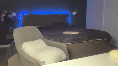 Kristi online show from October 16, 4:59 am