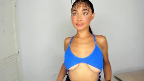 Cristina online show from April 18, 7:58 pm