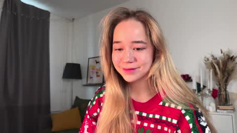 Snapshot of kristyspiritedaway chatting on January 1, 8:35 am Kristy Nip slip shady  Best model on CB  online show from January 1, 8:35 am