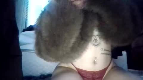 krystaldrippy online show from December 17, 3:44 am