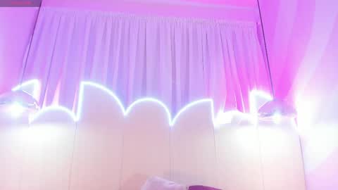 krystalswift_ online show from April 20, 3:20 am