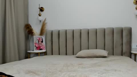 Lady online show from November 4, 12:15 am