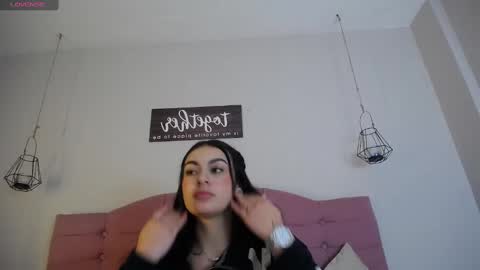 kylie_ls online show from February 12, 3:40 am