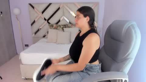 Kylie Reyes  online show from April 23, 7:49 pm