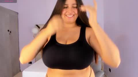 Kylie Reyes  online show from July 28, 7:39 pm