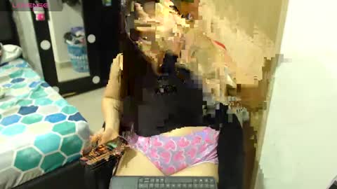 Snapshot of kylie_switch chatting on February 21, 11:43 pm Instagram Kylie switch followme buy lovense here online show from February 21, 11:43 pm